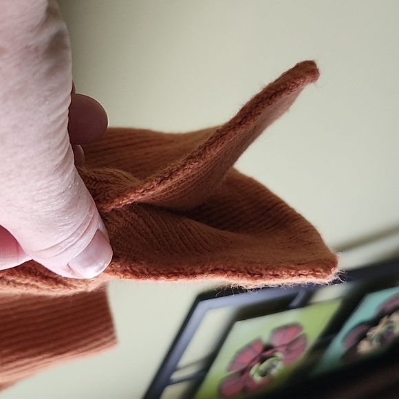 Aero Small burnt orange sweater - Picture 8 of 8